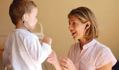 听力筛查仪：宝宝出现这些行为，可能听力有问题